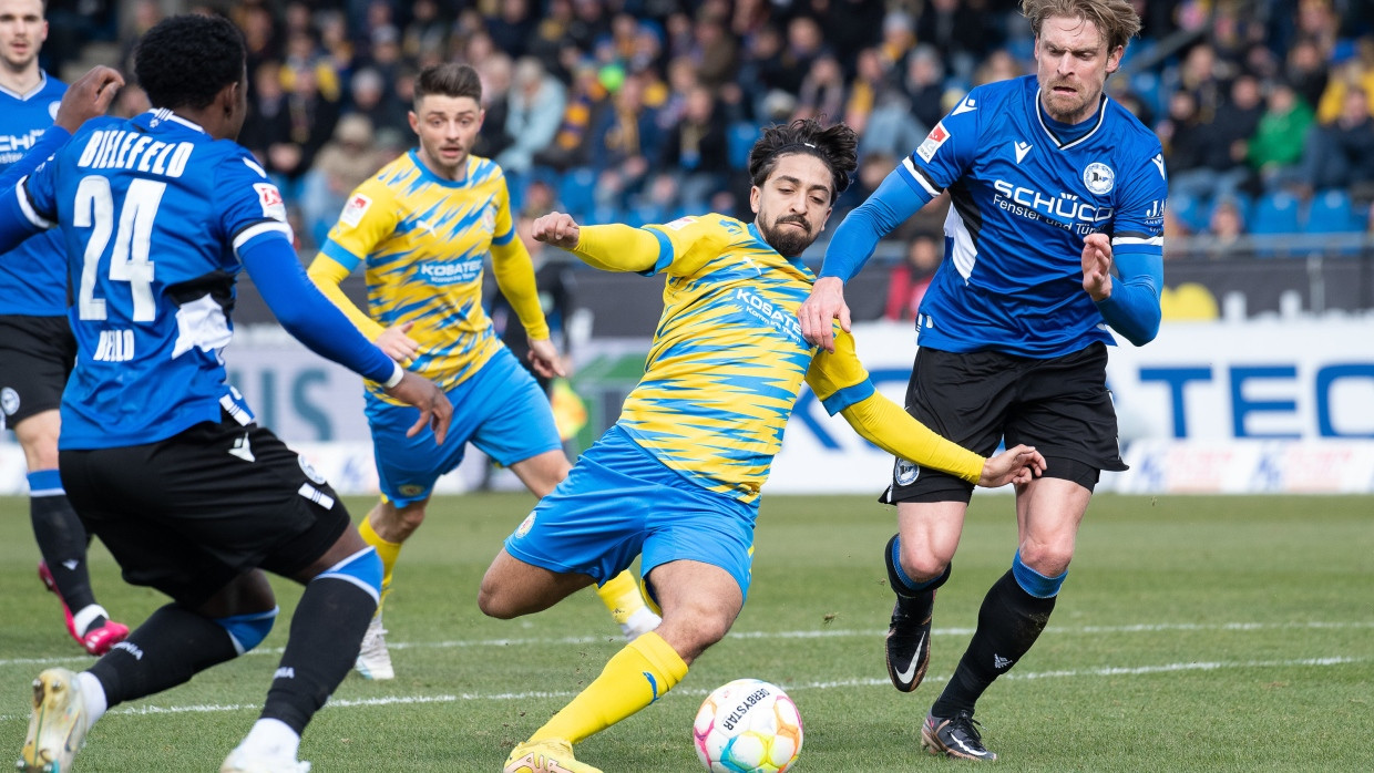 Eintracht Braunschweig vs FC Saarbrucken