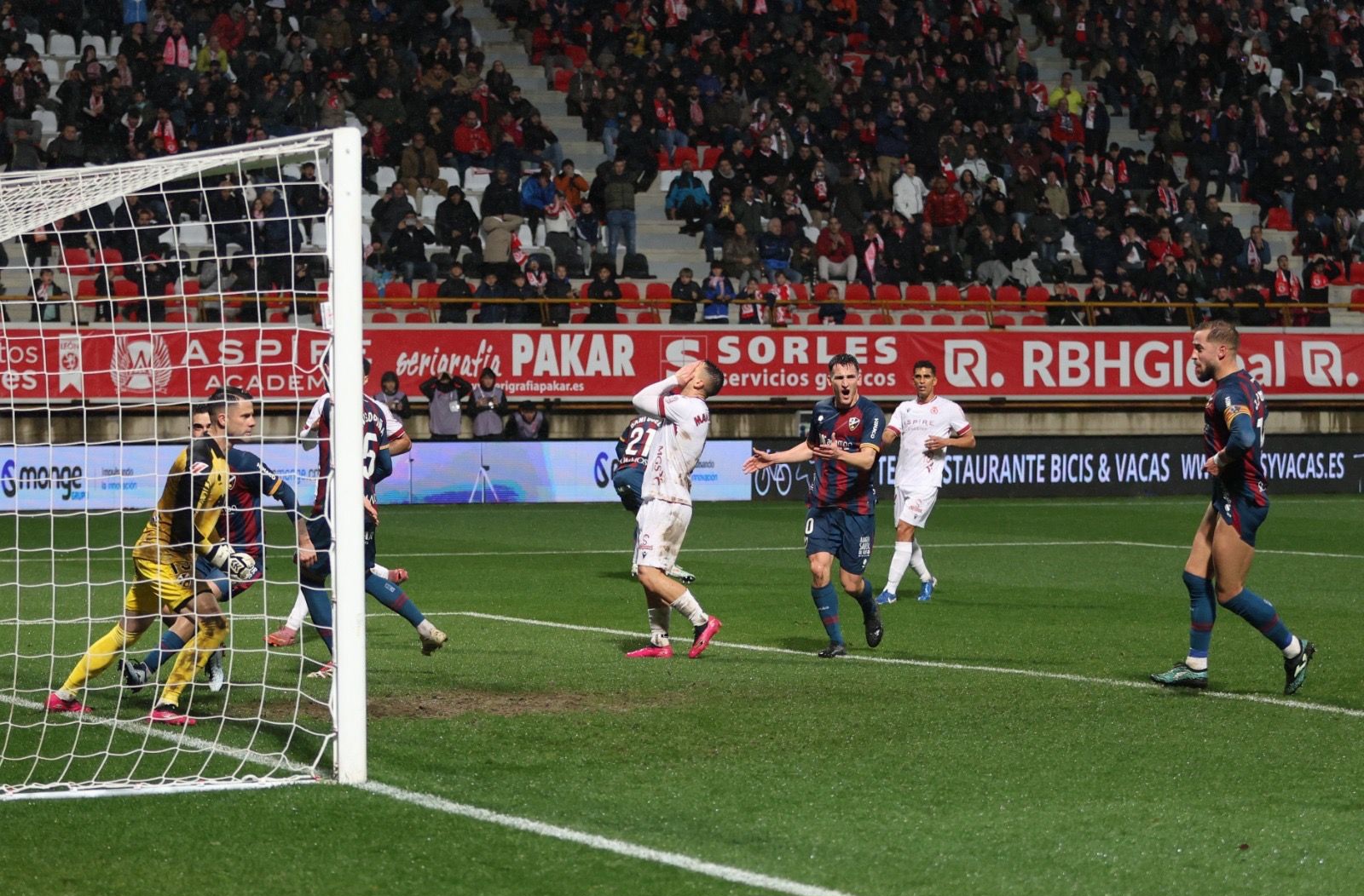 Huesca vs Cultural Leonesa