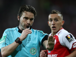 Controversial VAR decision causes bizarre half-time fiasco in Mainz-Freiburg clash