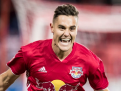 Red Bulls sign MLS Defender of the Year Long to contract extension
