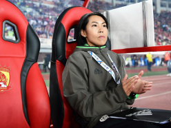 VIDEO: History is made in China as Scolari meets female manager Yuen-ting