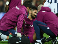 Gundogan goes off injured in Manchester City