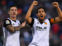 Record-breaking Valencia tee up blockbuster Barcelona clash