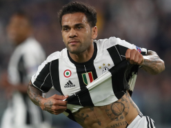 Dani Alves agrees two-year Man City deal