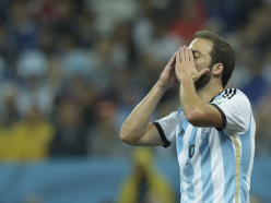 Batistuta defends countryman Higuain