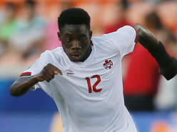 Alphonso Davies joins new Bayern team-mates as Lewandowski resumes training