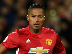 Valencia signs new Manchester United contract