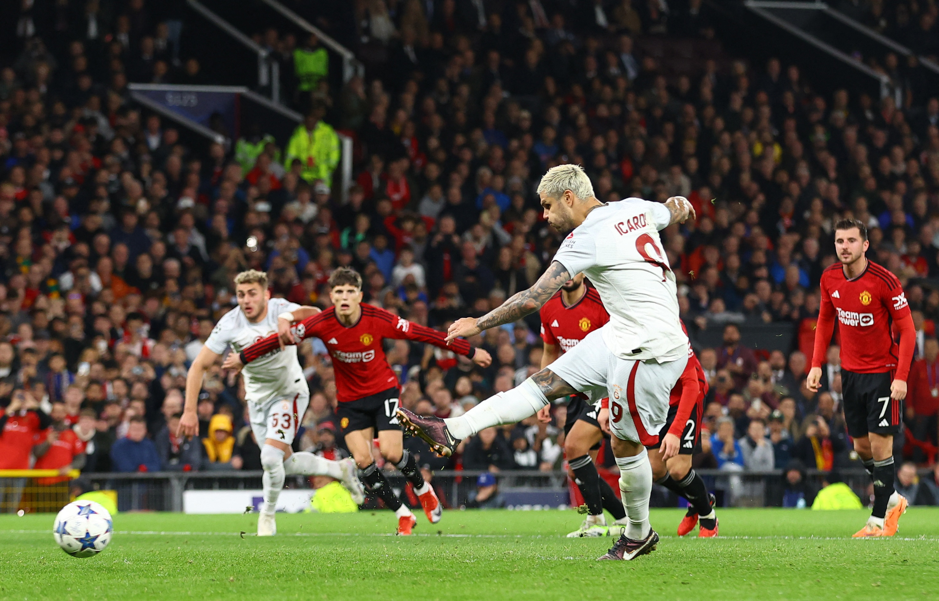 Galatasaray vs Manchester Utd