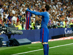 Why does the Santiago Bernabeu not applaud Messi like they did Ronaldinho?