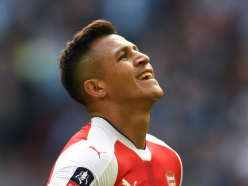 Liverpool vs Arsenal team news: Alexis replaces Lacazette while Reds leave out Mignolet