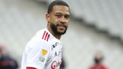 Barcelona must sell before Depay can sign, claims Koeman