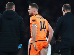 Henderson comes off injured after 10 minutes against Arsenal